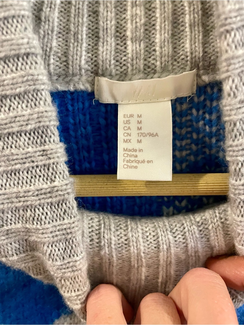 H&M Blue Leopard Mock Neck Sweater NWOT - Picture 4 of 5